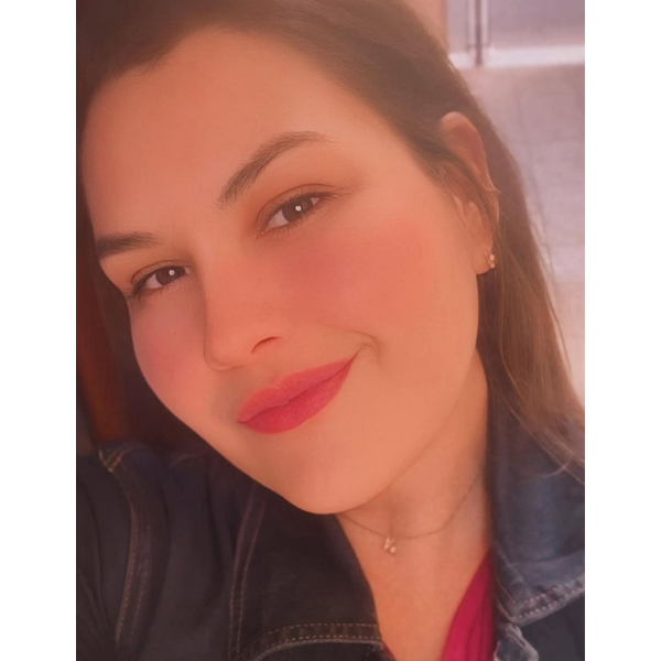 Foto da professora Priscila Meneses